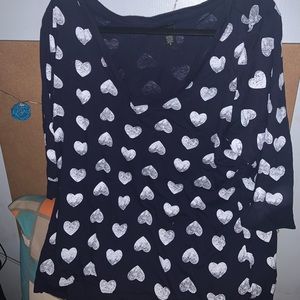 Torrid v-neck heart shirt
